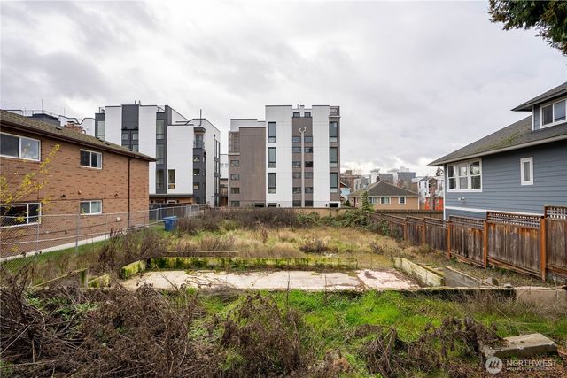 927 NW 57th Street, Seattle, WA 98107