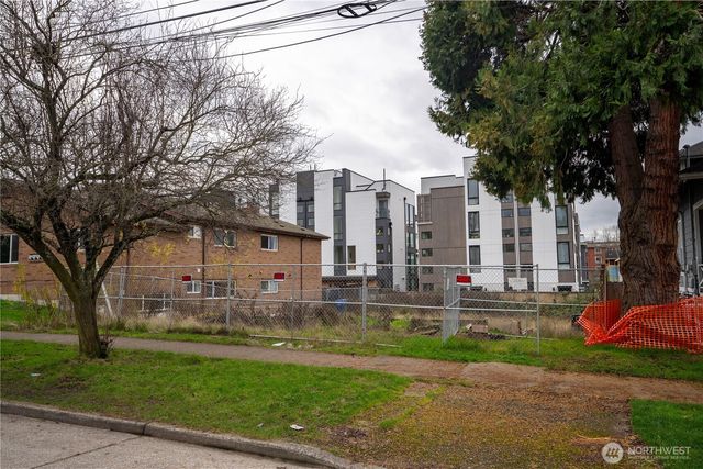 927 NW 57th Street, Seattle, WA 98107