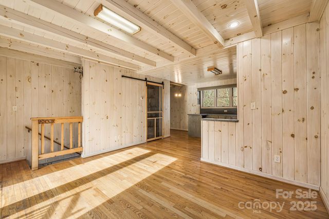 197 Roland Hill Road, Burnsville, NC 28714