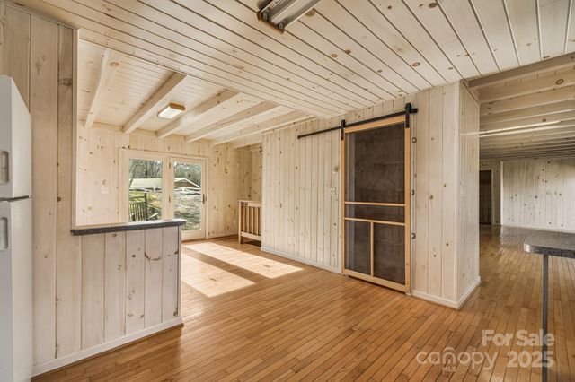 197 Roland Hill Road, Burnsville, NC 28714