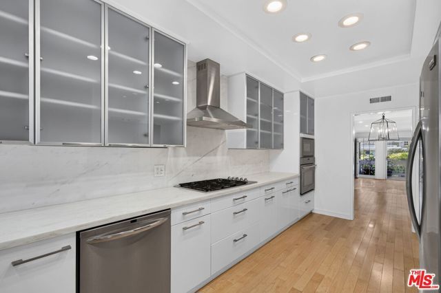 4338 Redwood Avenue B114, Marina Del Rey, CA 90292