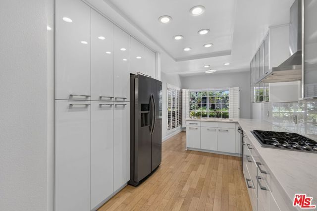 4338 Redwood Avenue B114, Marina Del Rey, CA 90292