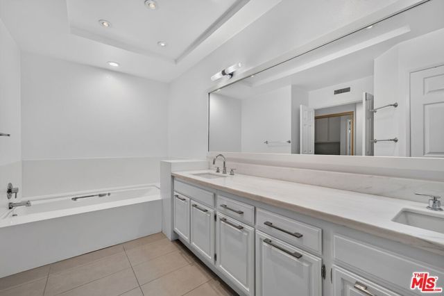 4338 Redwood Avenue B114, Marina Del Rey, CA 90292
