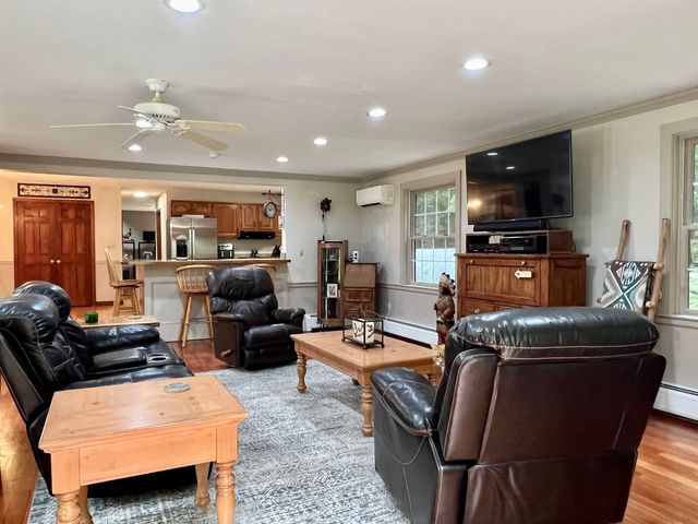 119 Old Coach Road, New Boston, NH 03070