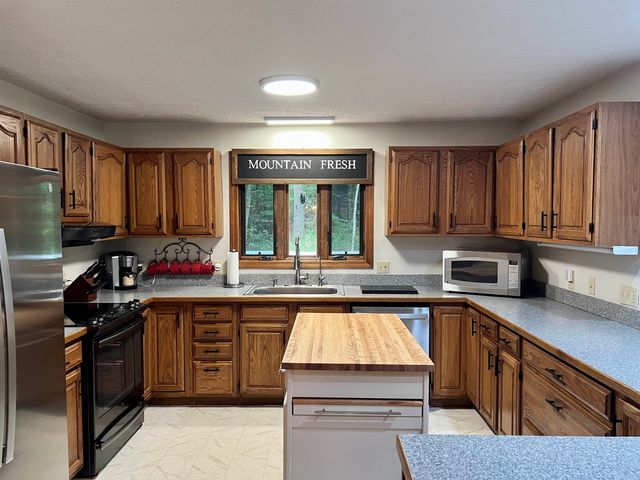 119 Old Coach Road, New Boston, NH 03070