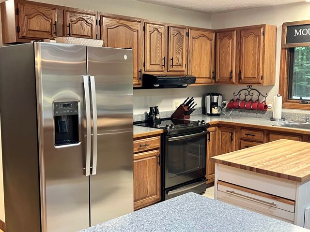 119 Old Coach Road, New Boston, NH 03070