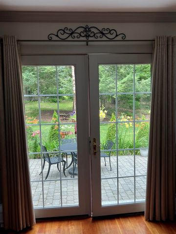 119 Old Coach Road, New Boston, NH 03070