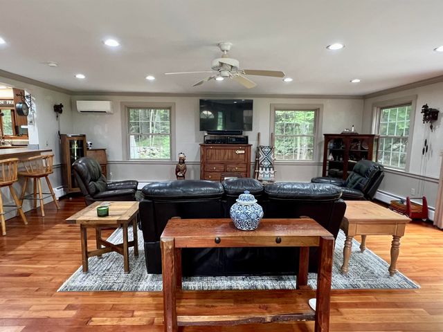 119 Old Coach Road, New Boston, NH 03070
