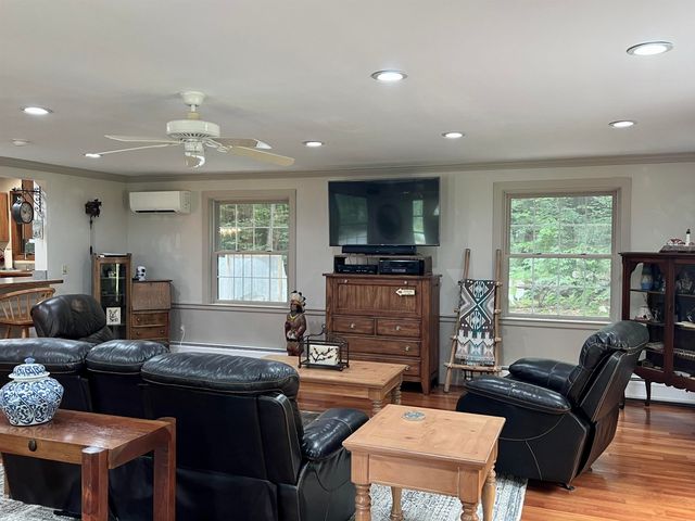 119 Old Coach Road, New Boston, NH 03070
