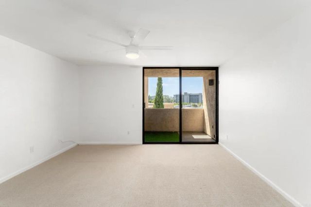 2420 Torrey Pines Road B303, La Jolla, CA 92037