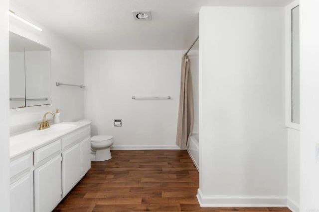 2420 Torrey Pines Road B303, La Jolla, CA 92037