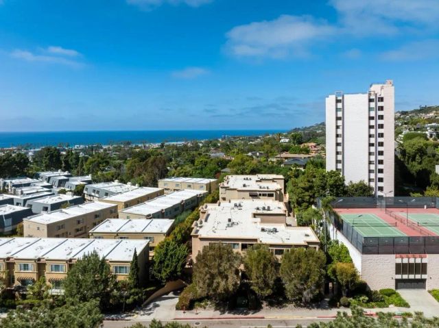 2420 Torrey Pines Road B303, La Jolla, CA 92037