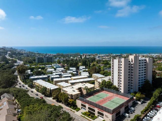 2420 Torrey Pines Road B303, La Jolla, CA 92037