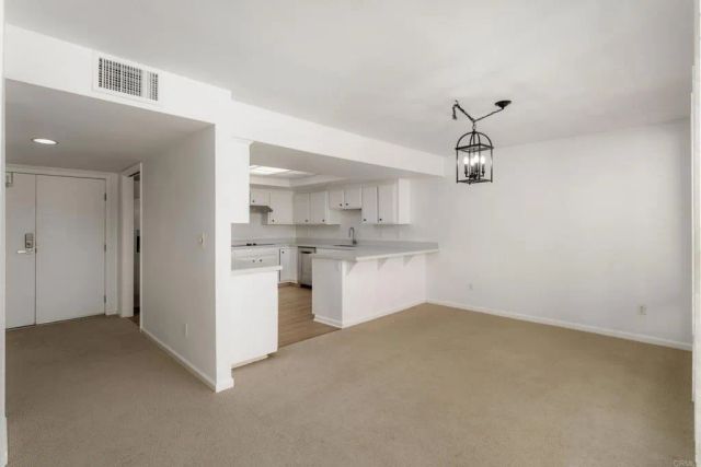 2420 Torrey Pines Road B303, La Jolla, CA 92037