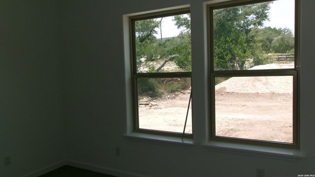 1880 Cottonwood Rd, Fischer, TX 78623