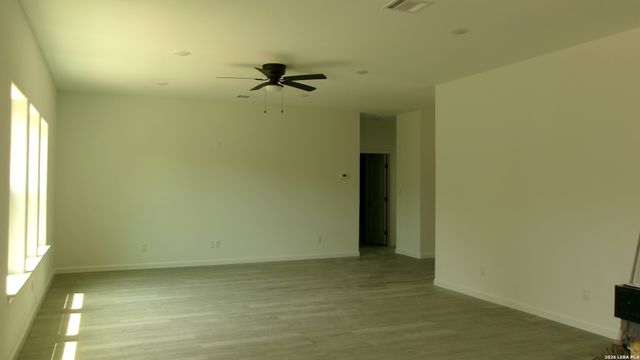 1880 Cottonwood Rd, Fischer, TX 78623