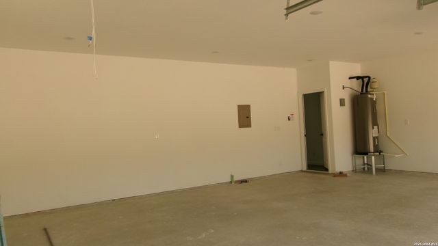 1880 Cottonwood Rd, Fischer, TX 78623