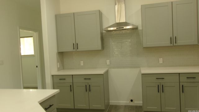 1880 Cottonwood Rd, Fischer, TX 78623