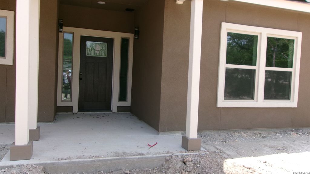 1880 Cottonwood Rd, Fischer, TX 78623