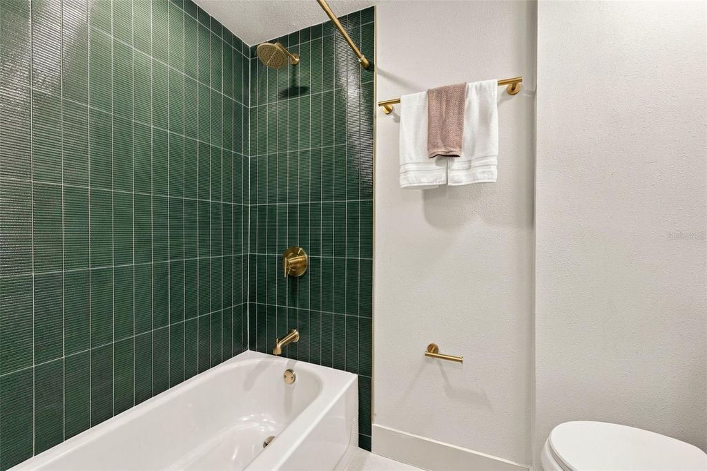 Image 18 of property listing at 4531 W FERN STREET, Tampa, FL 33614