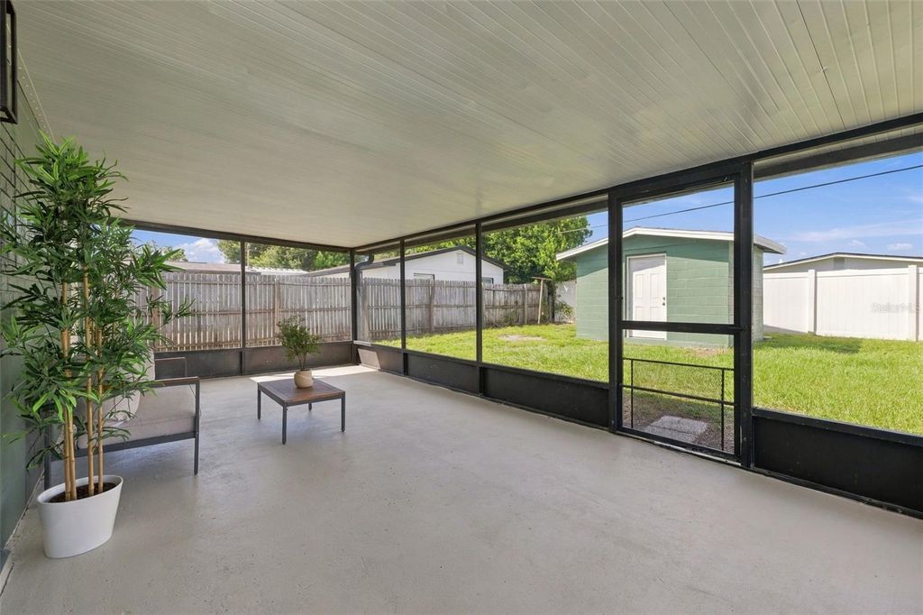 Image 23 of property listing at 4531 W FERN STREET, Tampa, FL 33614