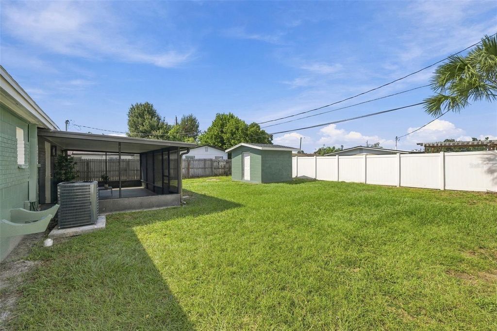 Image 26 of property listing at 4531 W FERN STREET, Tampa, FL 33614