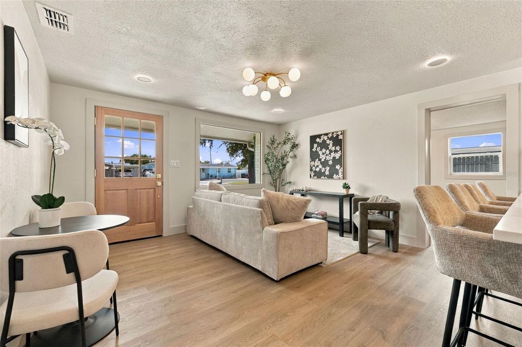 Image 5 of property listing at 4531 W FERN STREET, Tampa, FL 33614