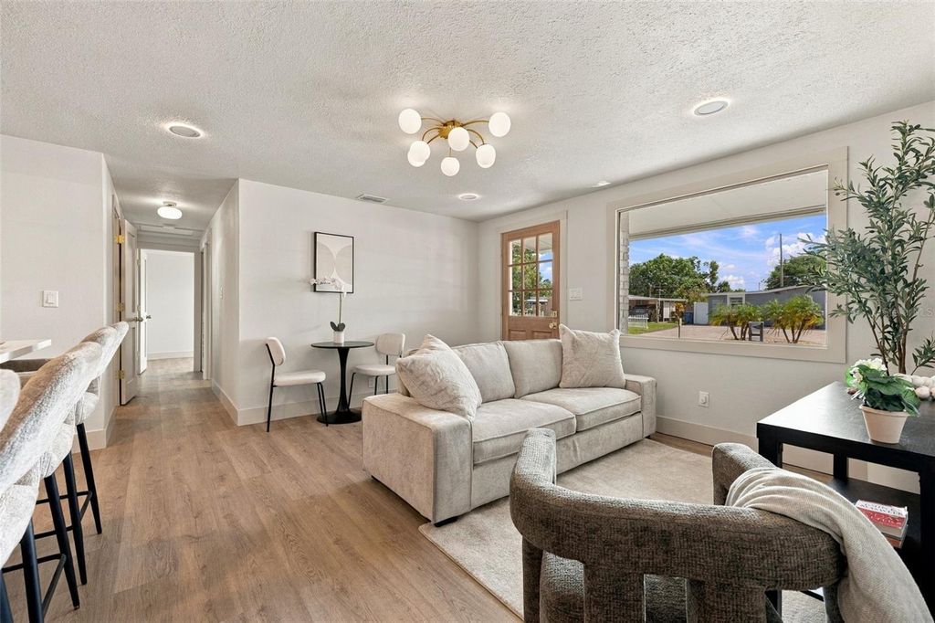 Image 6 of property listing at 4531 W FERN STREET, Tampa, FL 33614