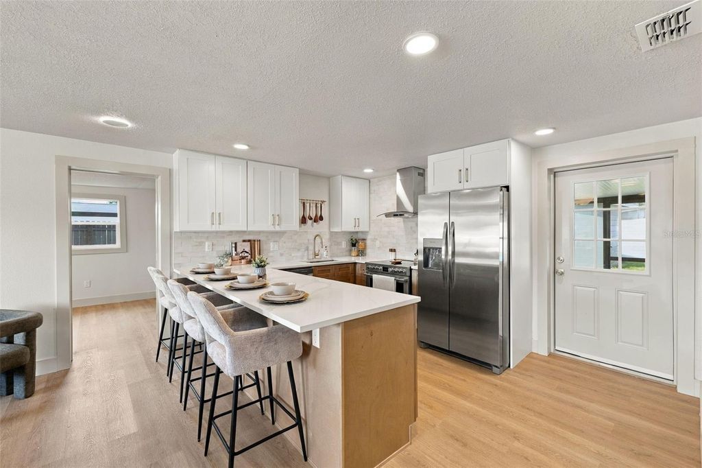 Image 7 of property listing at 4531 W FERN STREET, Tampa, FL 33614