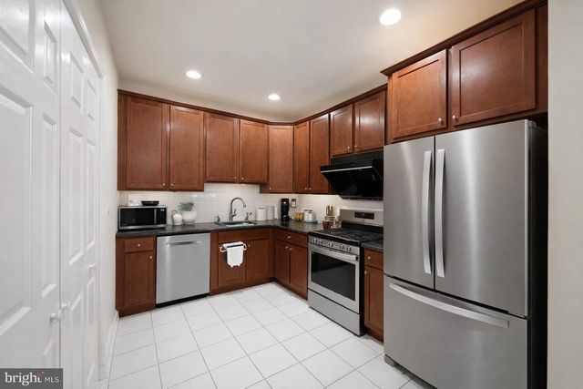 1043 HALIFAX PL, Hamilton, NJ 08619