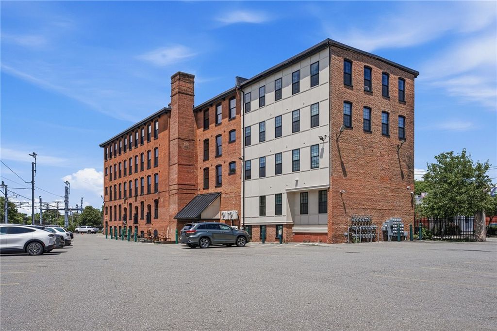 50 Ashburton Street 1, Providence, RI 02904