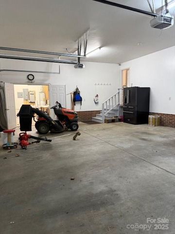 10219 Windtree Lane, Charlotte, NC 28215