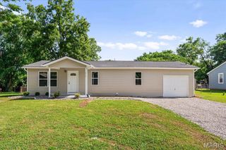 512 Pembroke Drive, Belleville, IL 62223