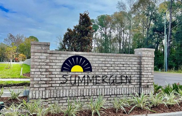 8309 HELMSLEY Boulevard, Jacksonville, FL 32219