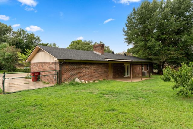 524 Park Lane, Mount Vernon, TX 75457