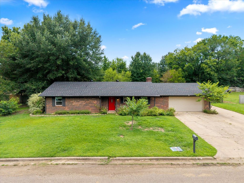 524 Park Lane, Mount Vernon, TX 75457