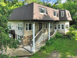 34300 Grand BOULEVARD, Burlington, WI 53105