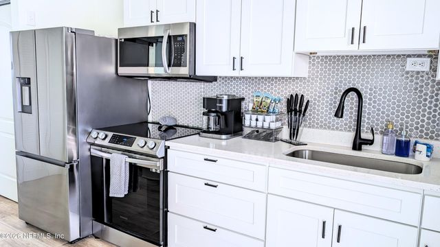 130 10TH Avenue N 1-8, Jacksonville Beach, FL 32250