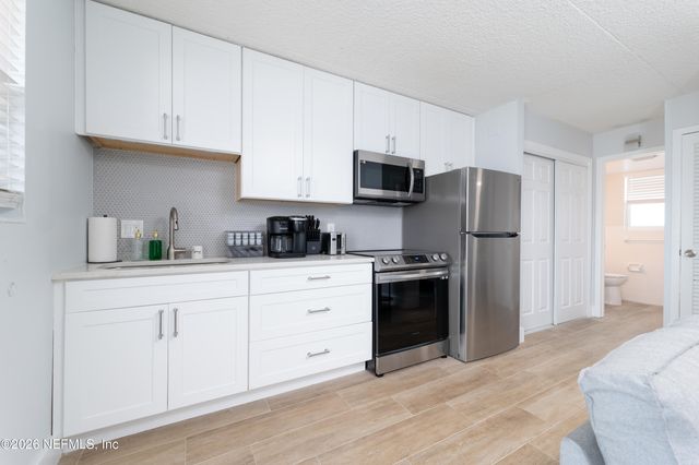 130 10TH Avenue N 1-8, Jacksonville Beach, FL 32250