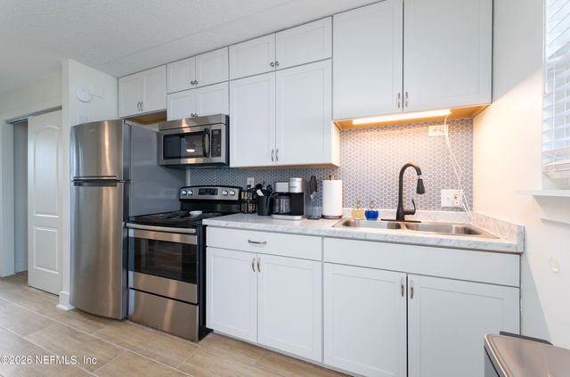 130 10TH Avenue N 1-8, Jacksonville Beach, FL 32250