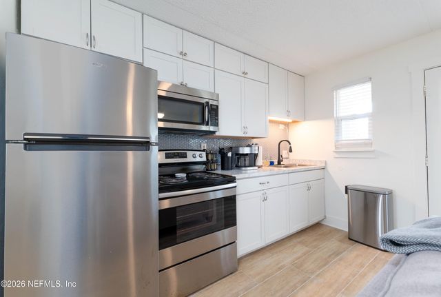 130 10TH Avenue N 1-8, Jacksonville Beach, FL 32250