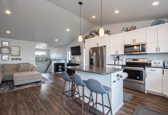 5534 8th Street W, West Fargo, ND 58078