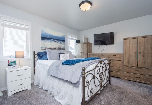 5534 8th Street W, West Fargo, ND 58078