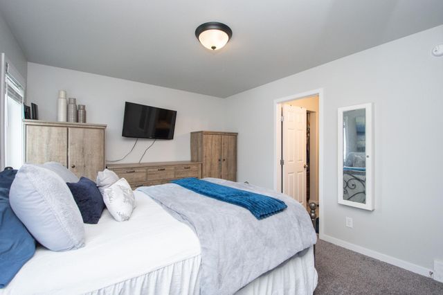 5534 8th Street W, West Fargo, ND 58078