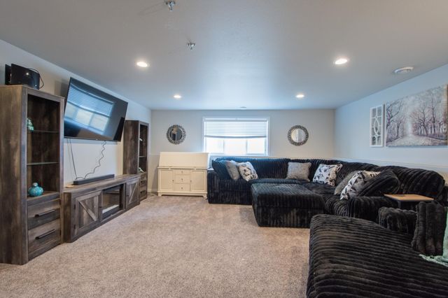 5534 8th Street W, West Fargo, ND 58078