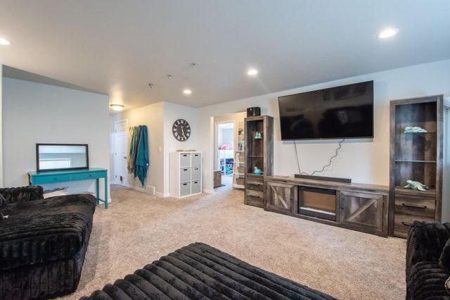 5534 8th Street W, West Fargo, ND 58078