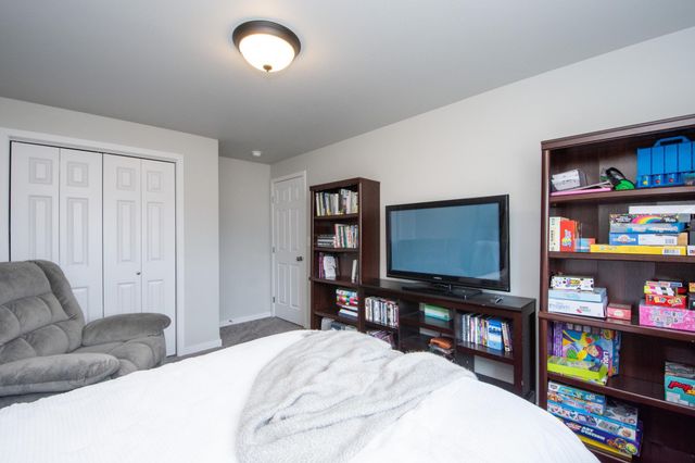 5534 8th Street W, West Fargo, ND 58078