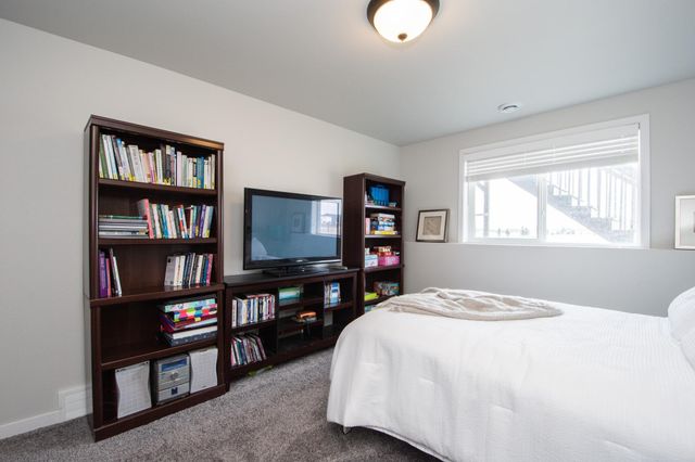 5534 8th Street W, West Fargo, ND 58078