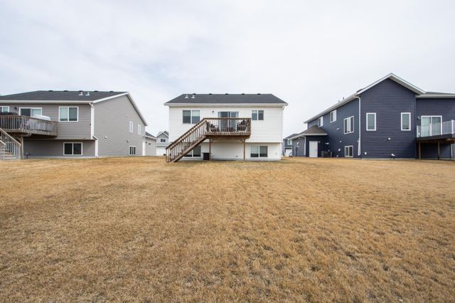 5534 8th Street W, West Fargo, ND 58078