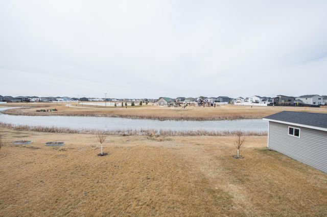 5534 8th Street W, West Fargo, ND 58078